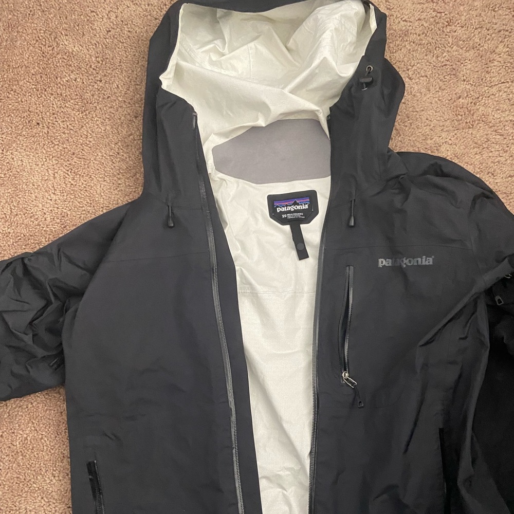 COPY - COPY - Men’s Patagonia Rain Jacket XS